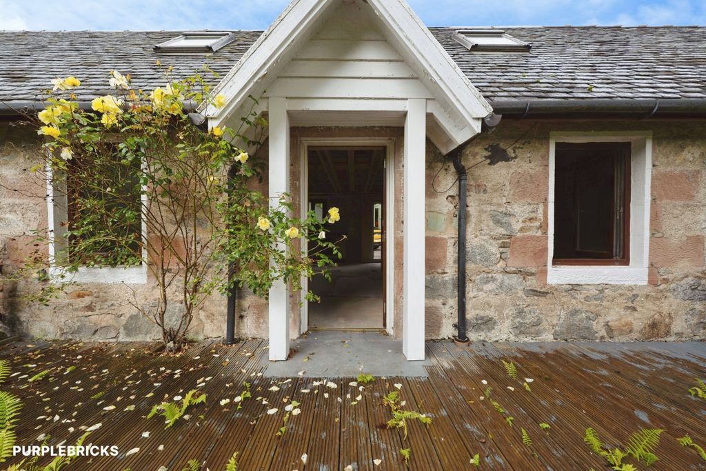 Property photo 1 of 22 Entrance
