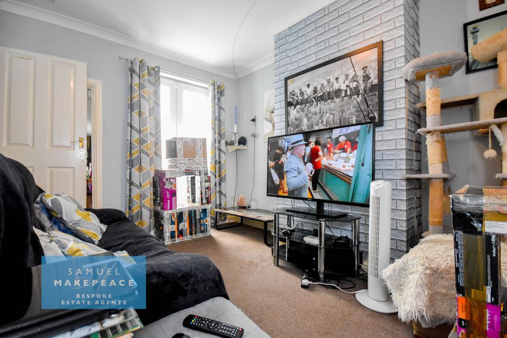 Property photo 3 of 10 Gallery