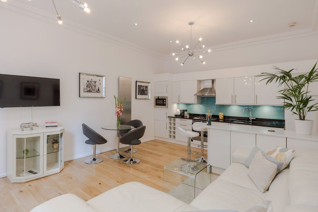 Property photo 1 of 20 Reception Room