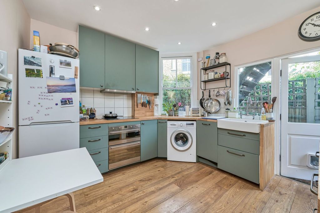 Property photo 3 of 20 Picture No. 12