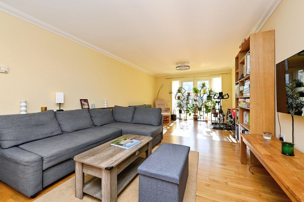 Property photo 2 of 30 Pbox-Img.Jpg