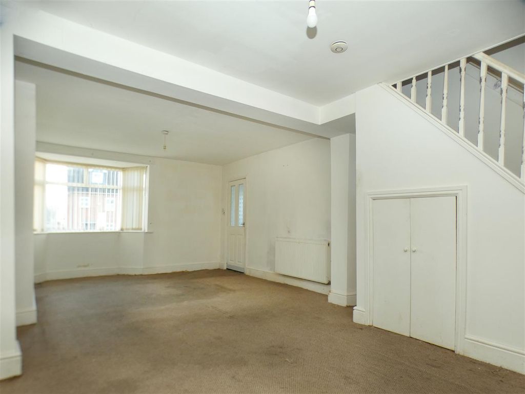 Property photo 2 of 10 Through Lounge Dining Room