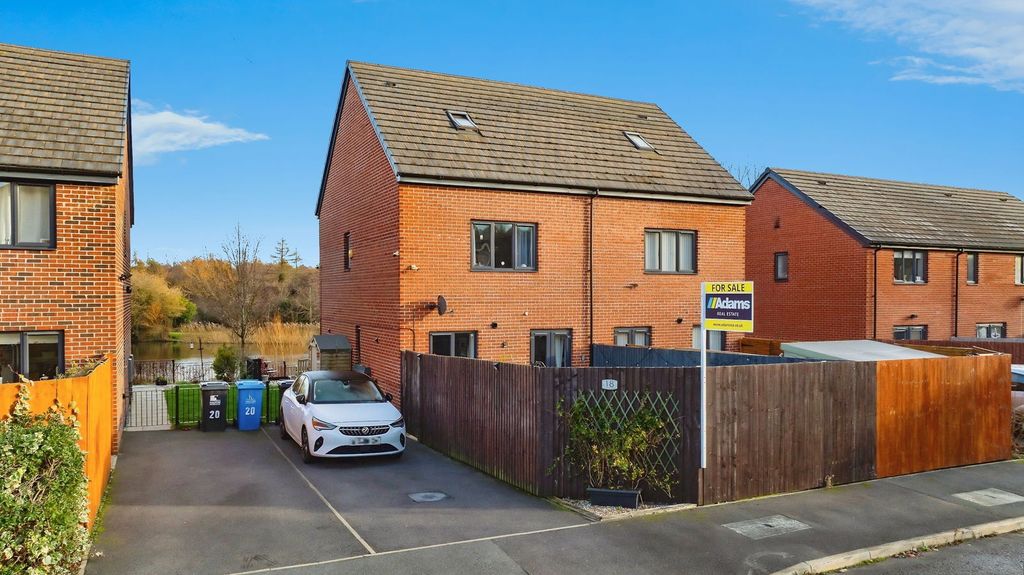 Property photo 2 of 28