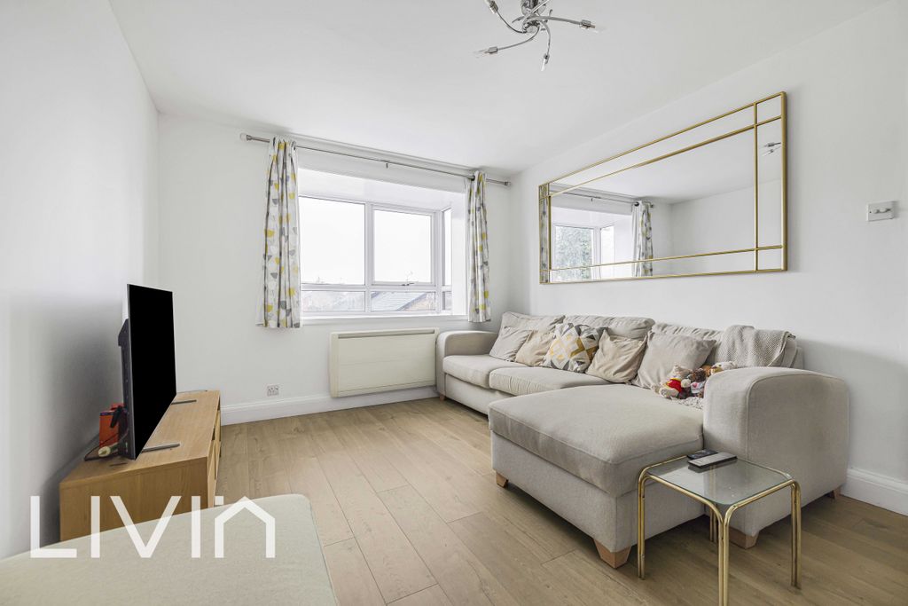 Property photo 2 of 13 120A9341