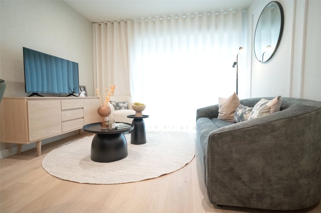 Property photo 2 of 17 Picture No. 27