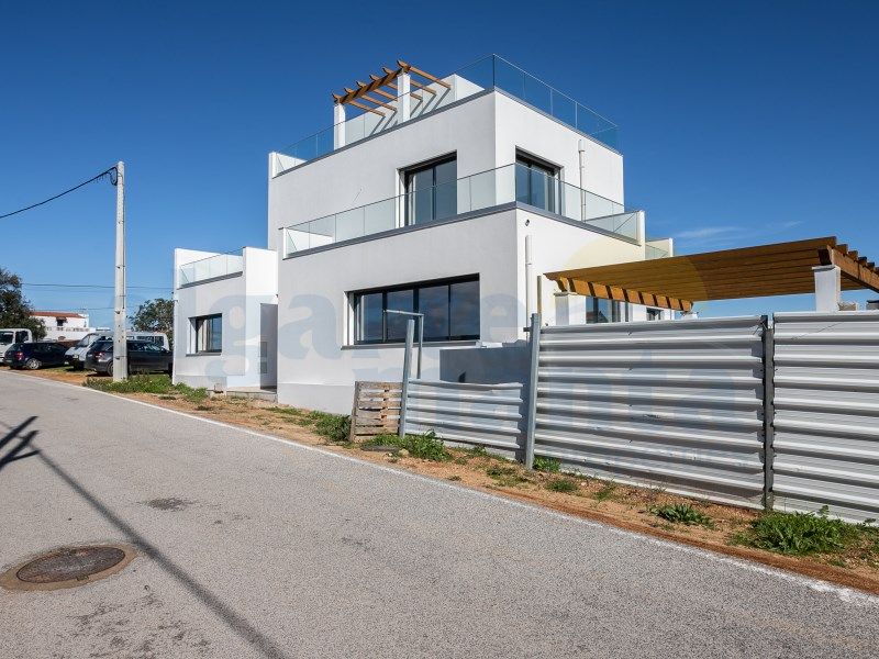 Property photo 1 of 38