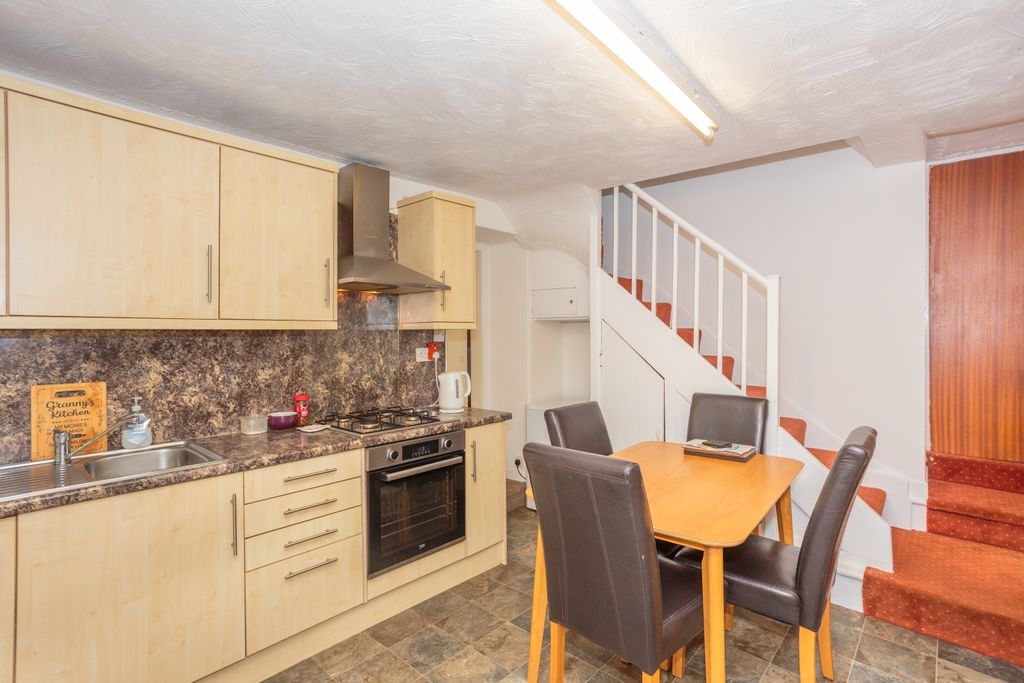 Property photo 3 of 30 Kitchen/Diner