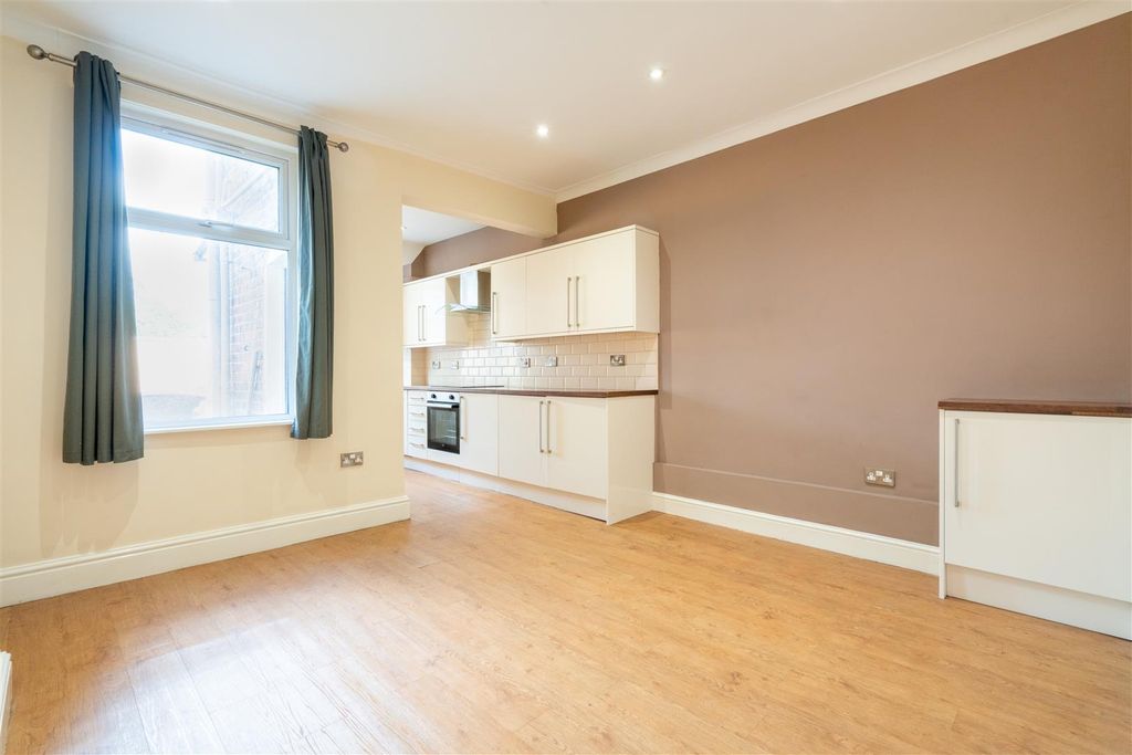 Property photo 3 of 11 Dining Room.Jpg