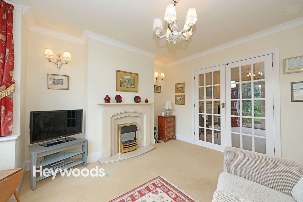 Property photo 3 of 32