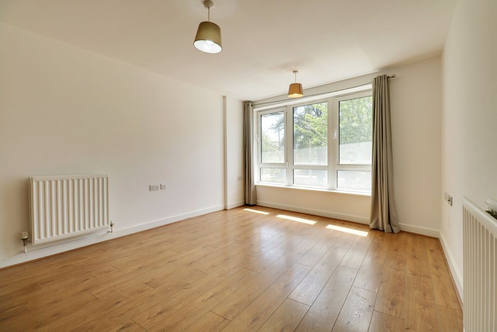Property photo 2 of 16 5167502