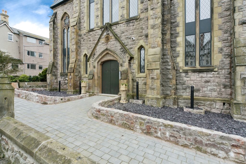 Property photo 1 of 11 Photography