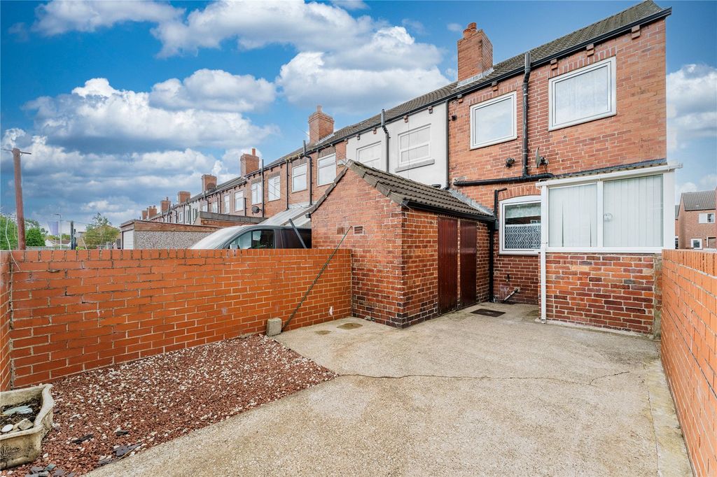Property photo 2 of 25 Picture No. 27