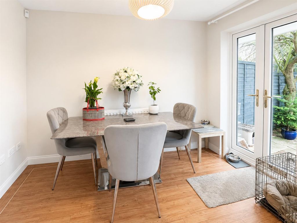 Property photo 3 of 14 Coopers Estate Agents