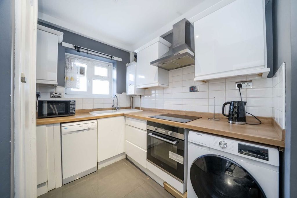 Property photo 3 of 6