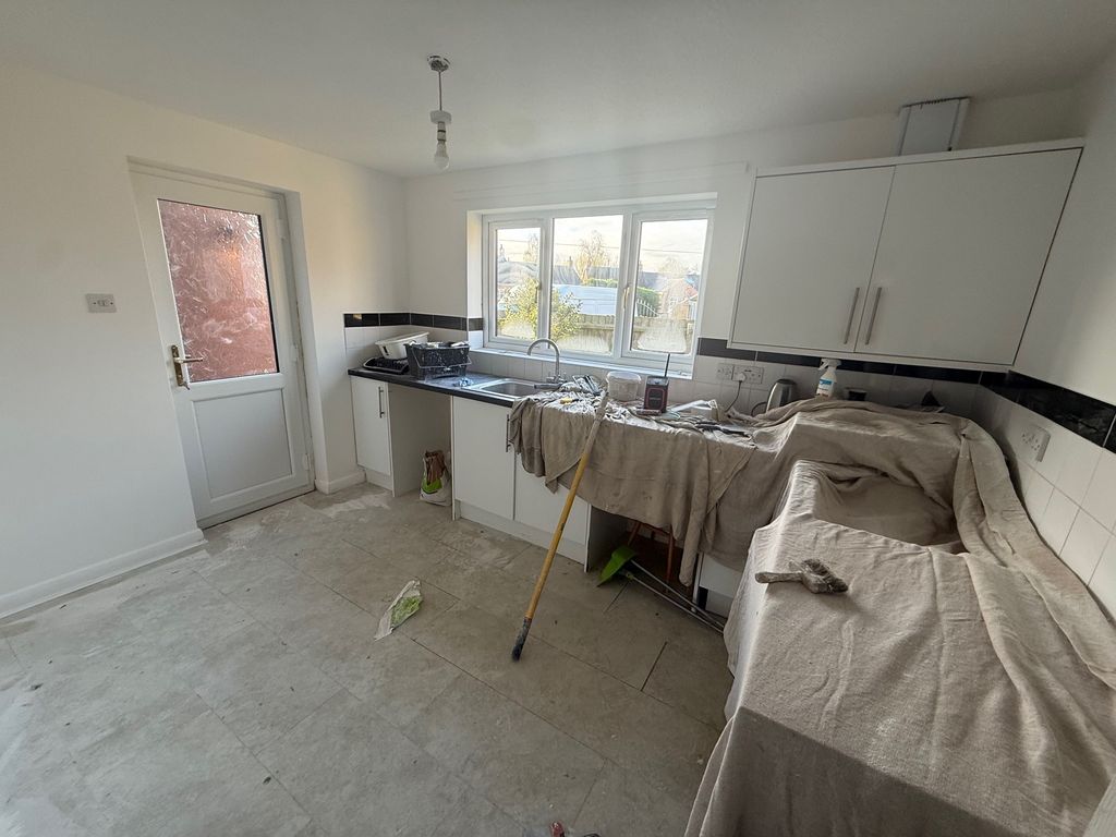 Property photo 3 of 7 Gallery