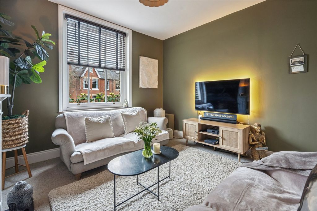 Property photo 3 of 29 Sitting Room