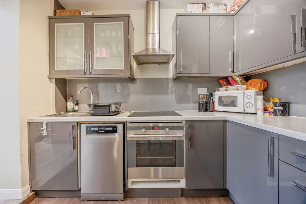 Property photo 2 of 17 Pbox-Img.Jpg