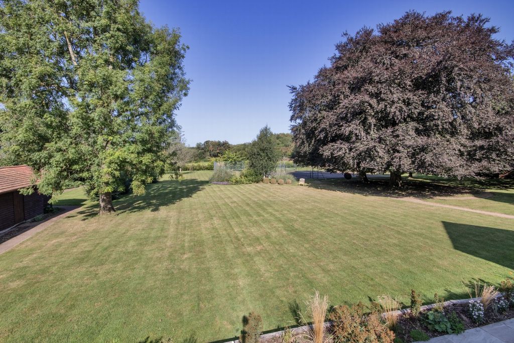Property photo 2 of 42 Garden