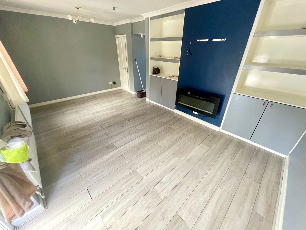 Property photo 2 of 15 Image