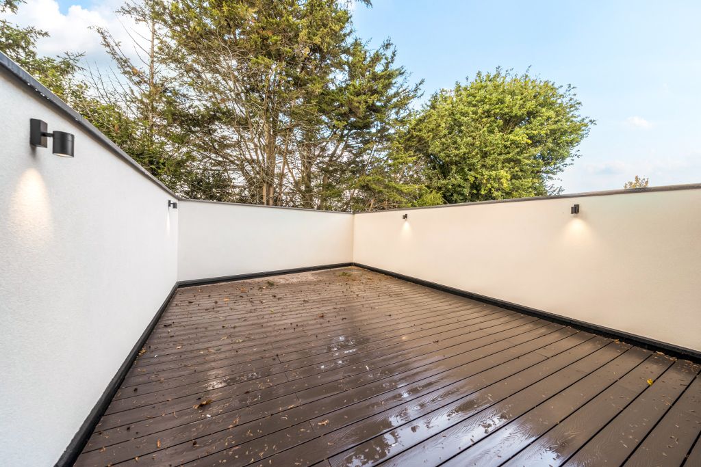 Property photo 2 of 27