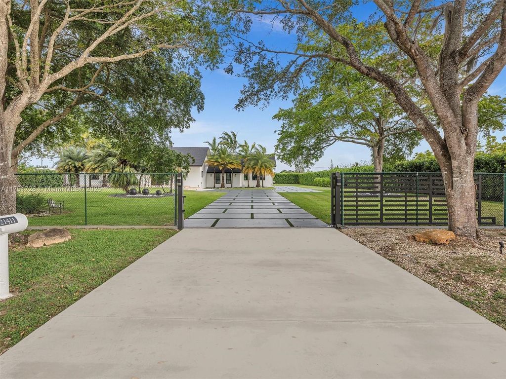 Property photo 1 of 50