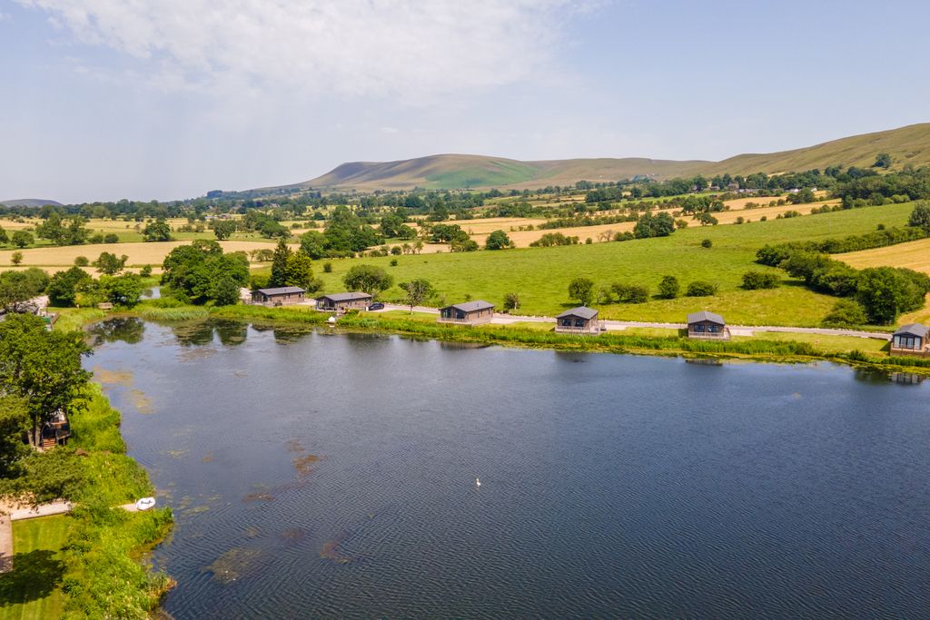 Property photo 3 of 49 Drone 3