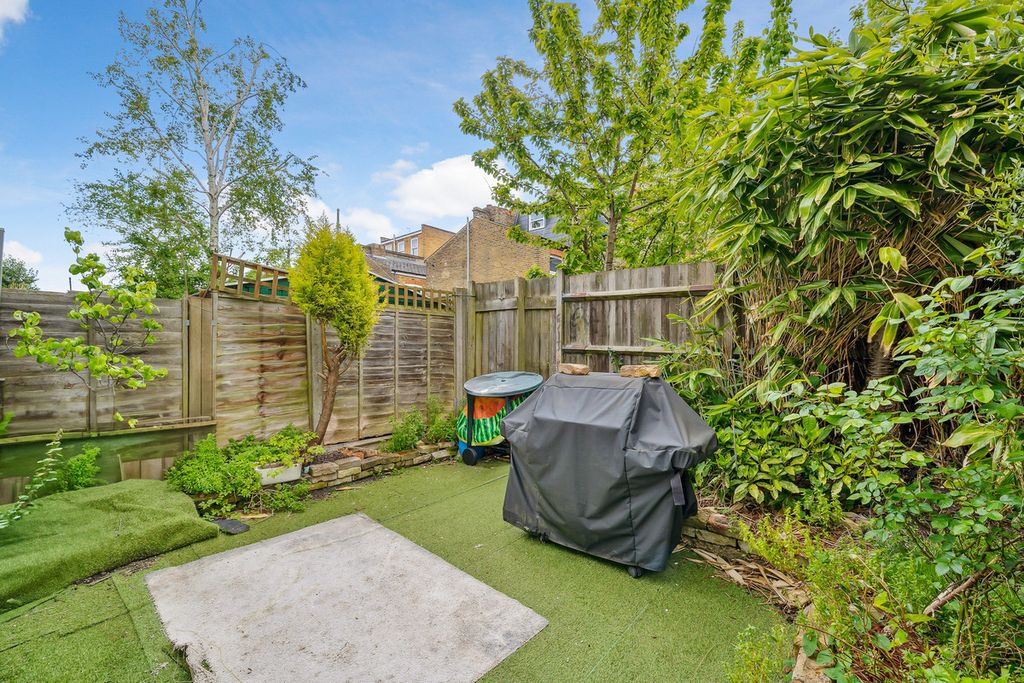 Property photo 3 of 12