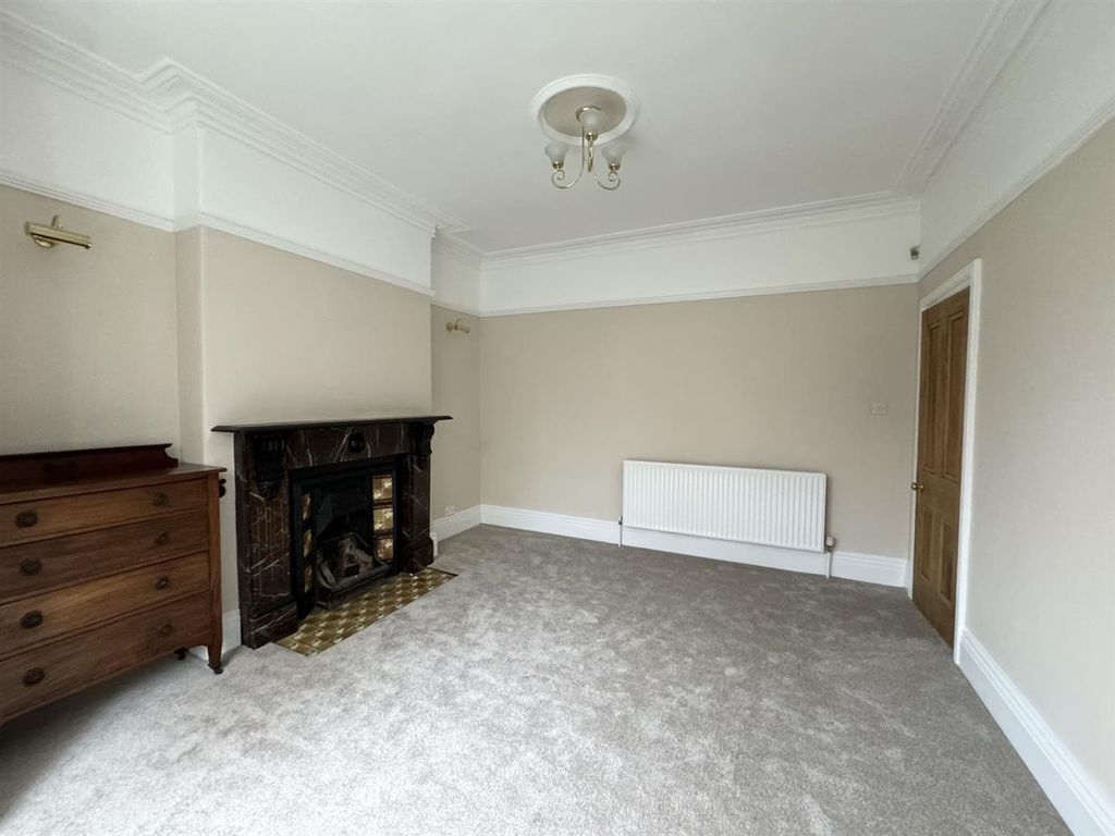 Property photo 3 of 28