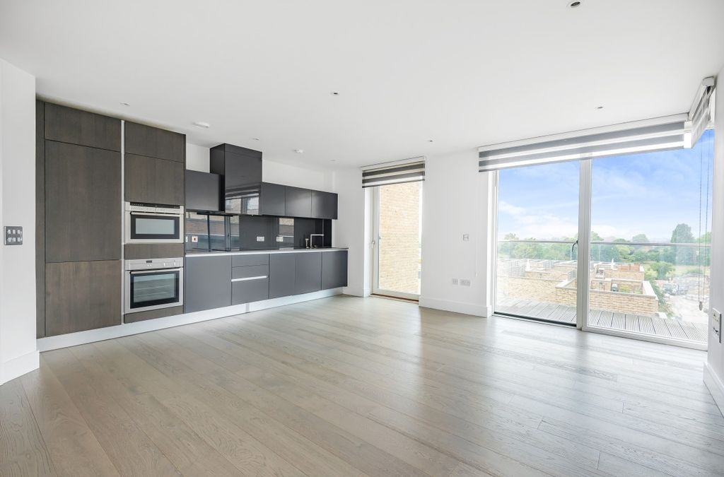 Property photo 1 of 16 Reception/Kitchen