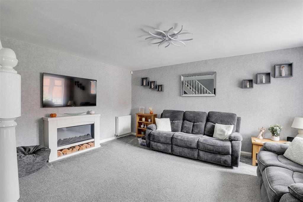 Property photo 3 of 24 5751.Jpg