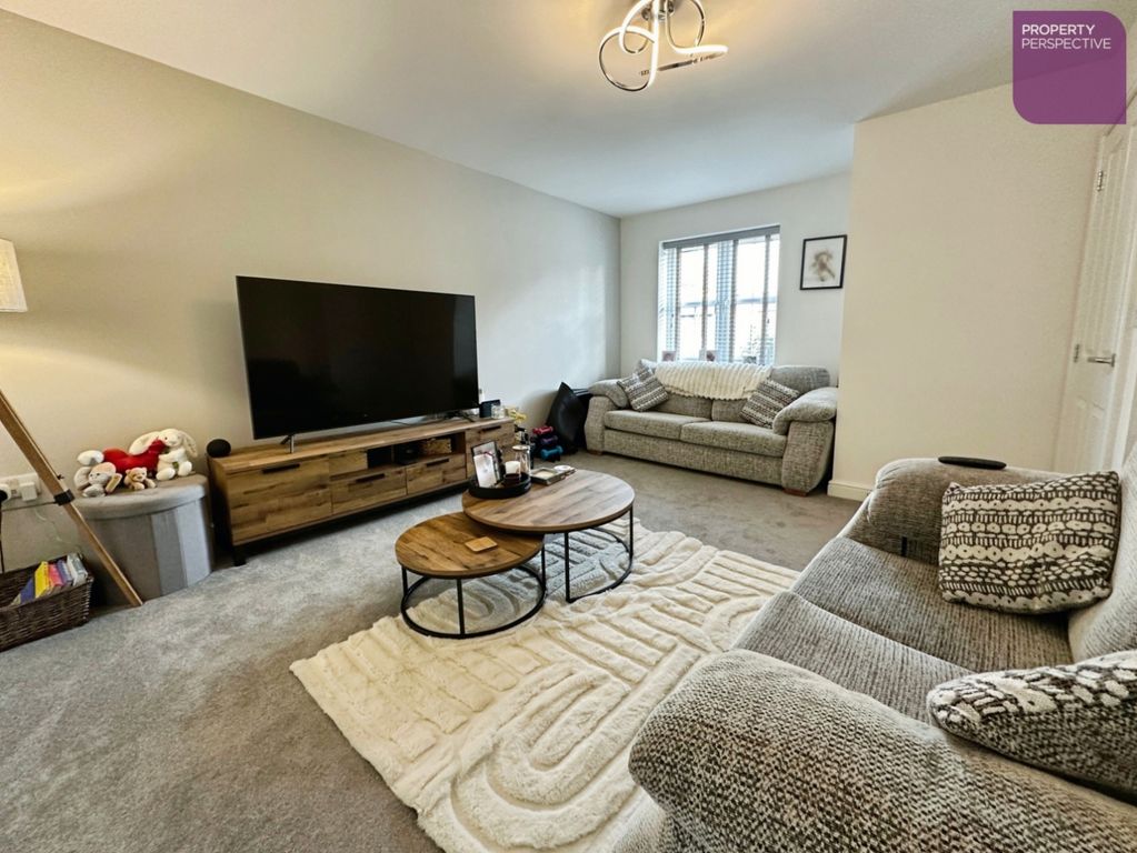 Property photo 2 of 16 Lounge