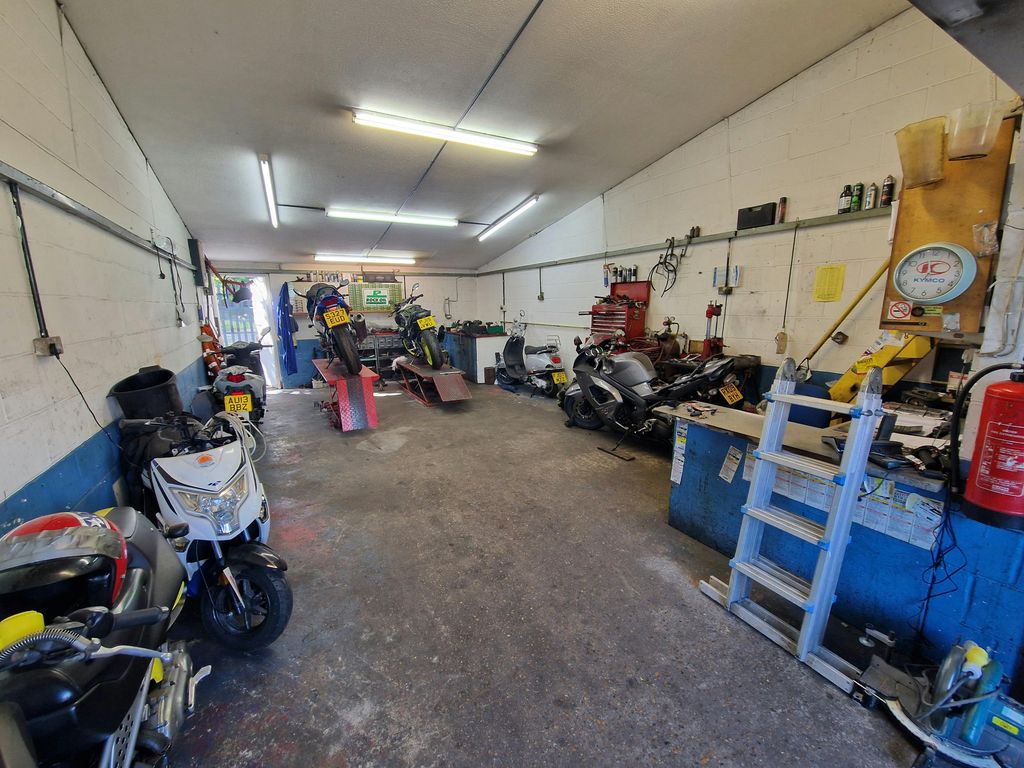 Property photo 2 of 4 20250930_114340.Jpg