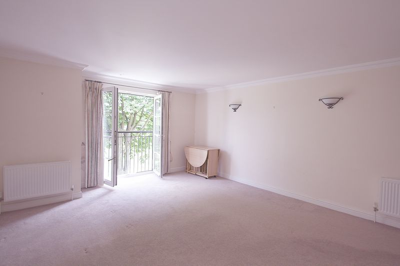 Property photo 3 of 9 Photo 7