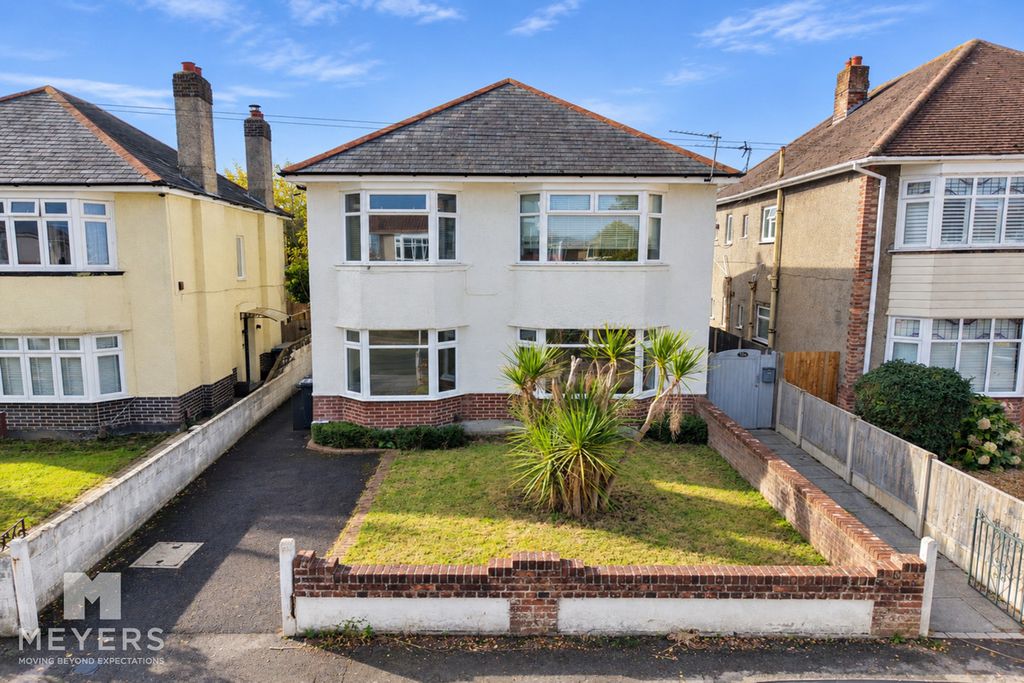 Property photo 1 of 28