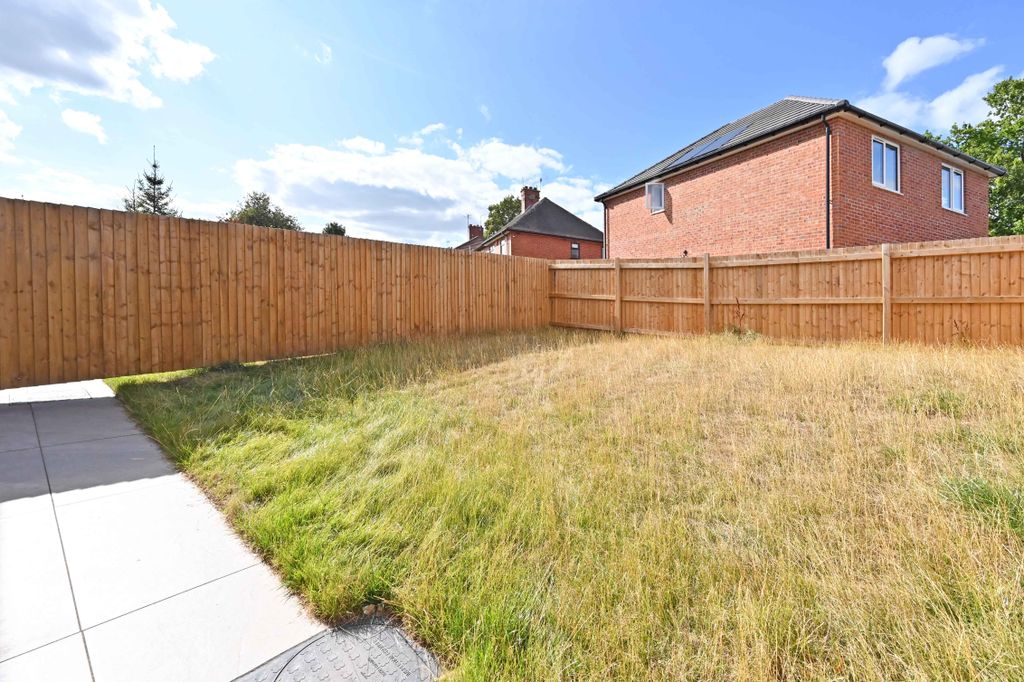 Property photo 2 of 16 Garden