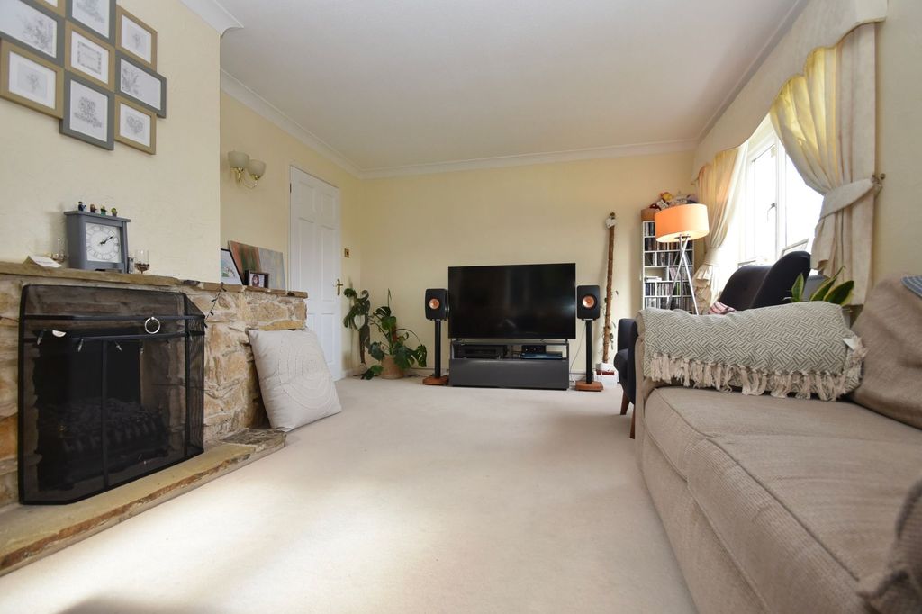 Property photo 3 of 20