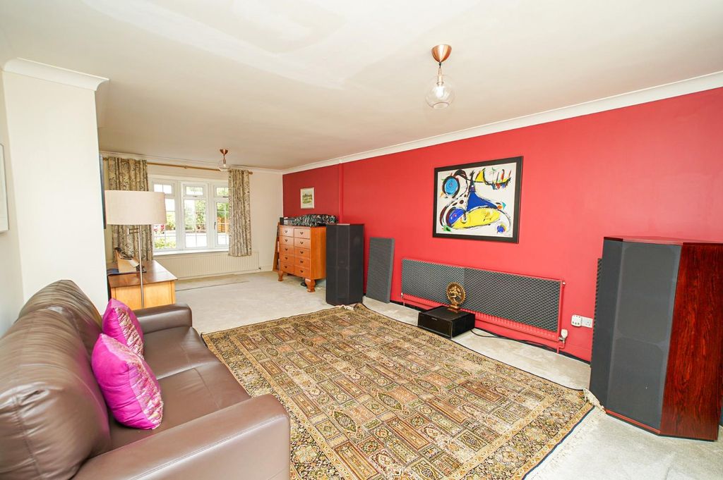 Property photo 3 of 24