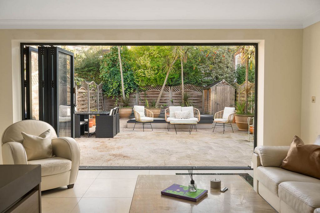 Property photo 1 of 19