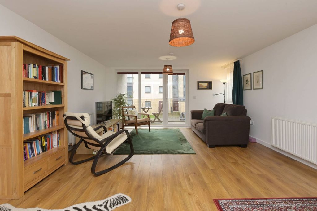 Property photo 3 of 25