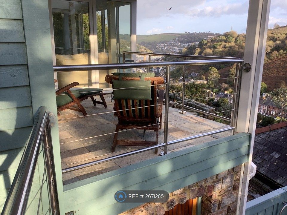 Property photo 3 of 11