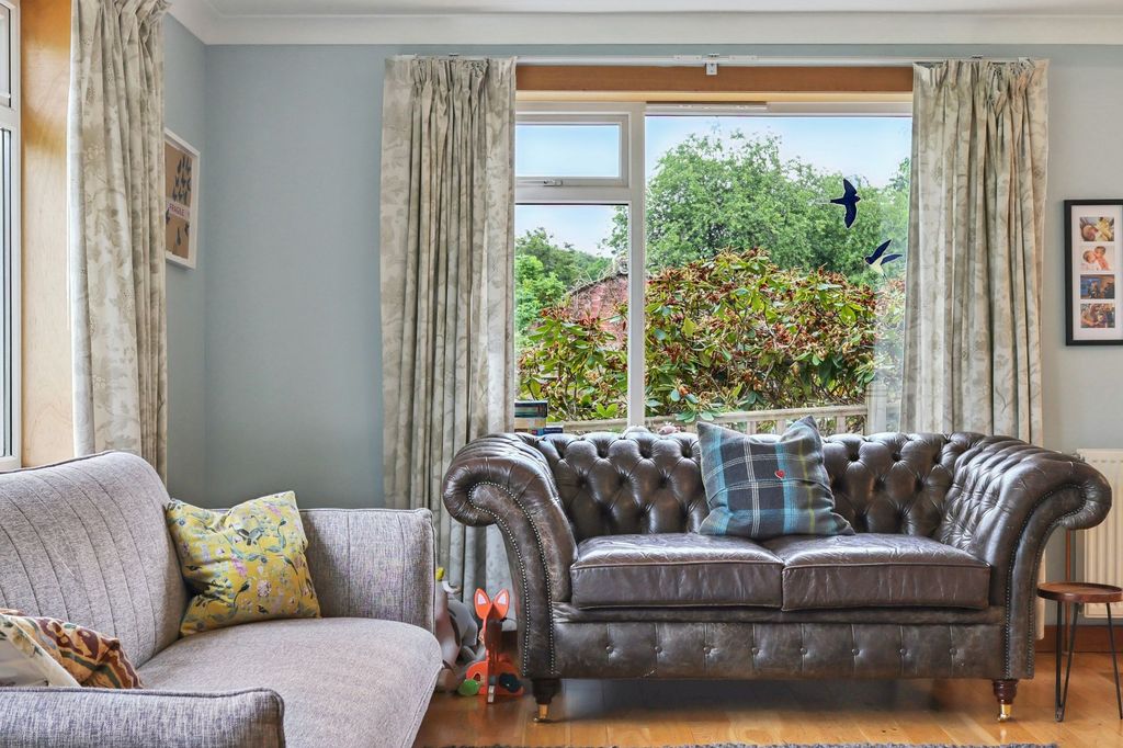 Property photo 3 of 26