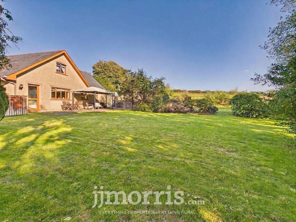 Property photo 1 of 52