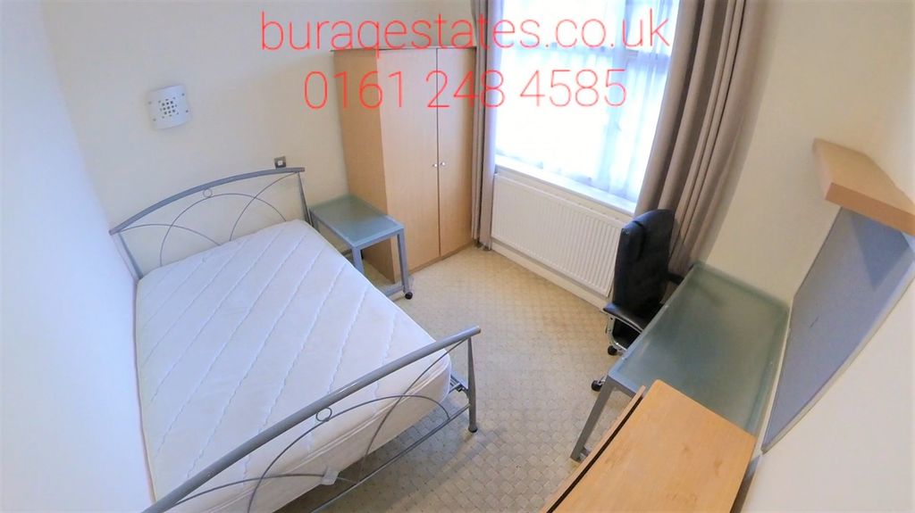 Property photo 2 of 15 Bright And Tidy Single Bedroom Featuring A Metal F...