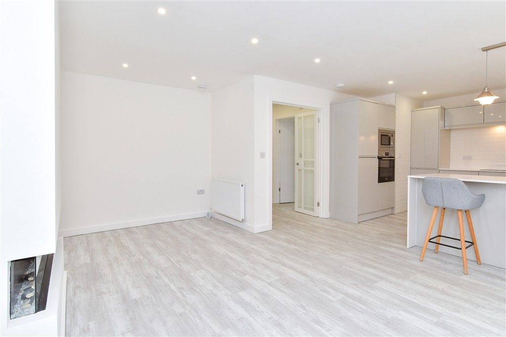 Property photo 2 of 19 Lounge/ Kitchen/ Diner