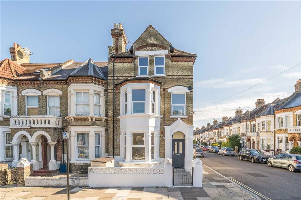 Property photo 1 of 12