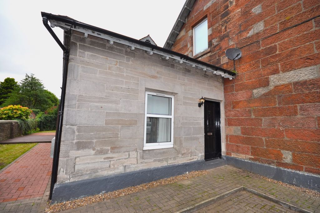 Property photo 3 of 20