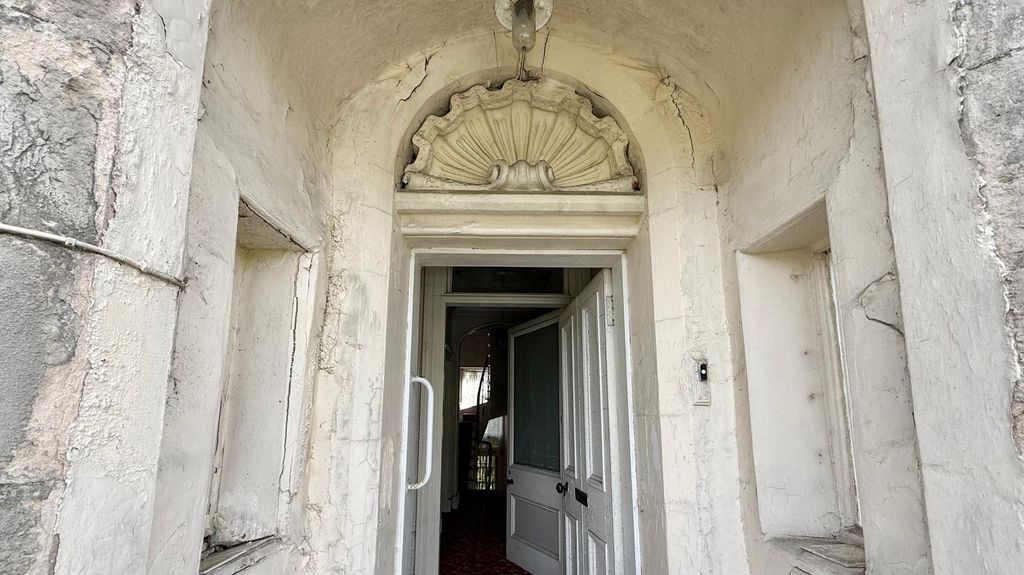 Property photo 2 of 38