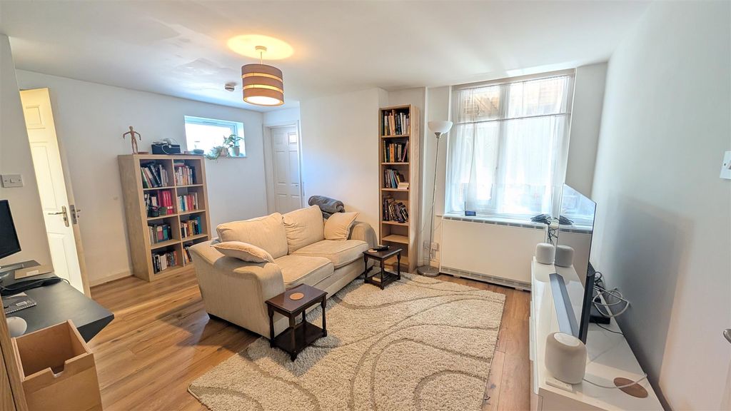 Property photo 2 of 6 Pxl_20260729_132343888.Mp.Jpg