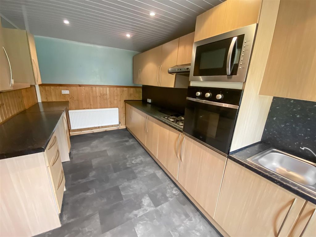 Property photo 2 of 9 Kitchen (1).Jpg