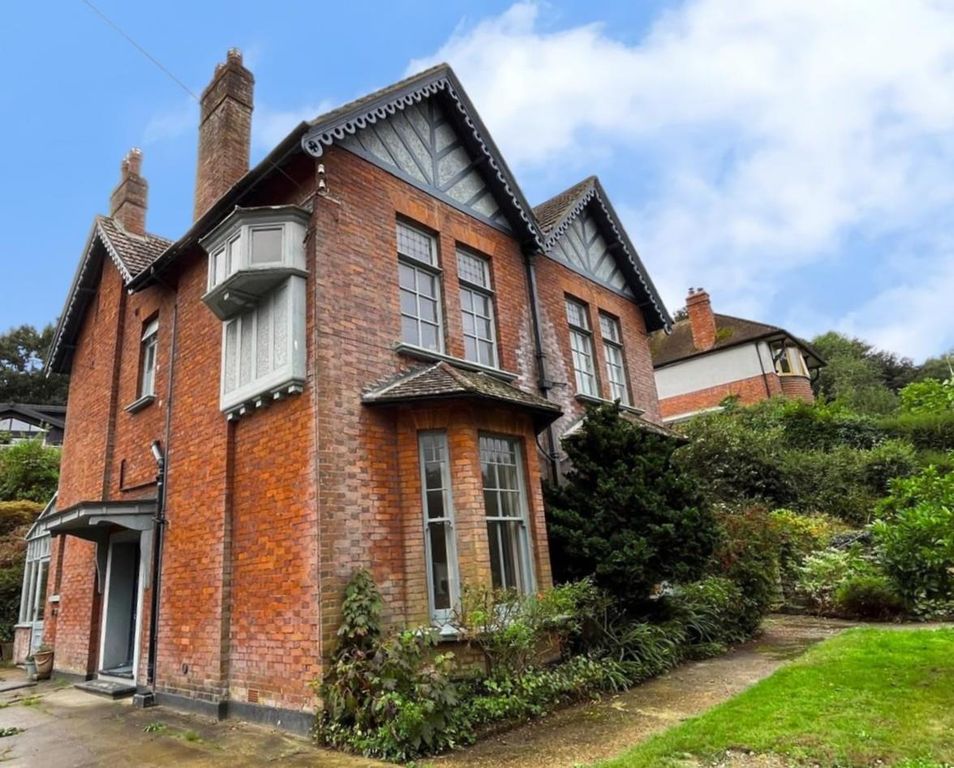 Property photo 1 of 30